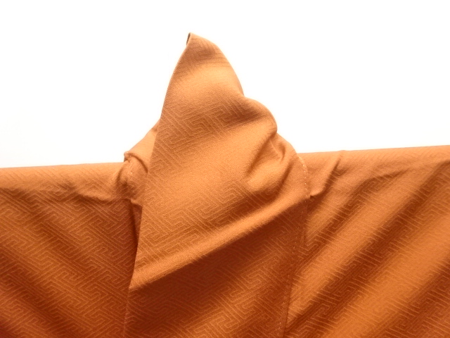  流水に群鶴・蛇籠模様刺繍三つ紋色留袖